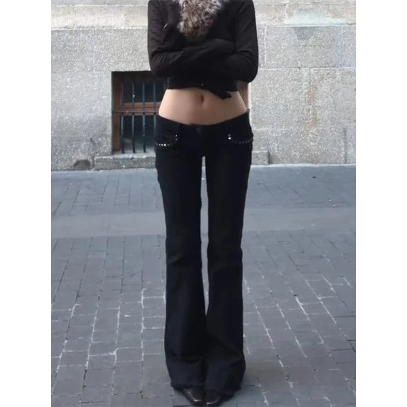 Jean noir évasé à rivets