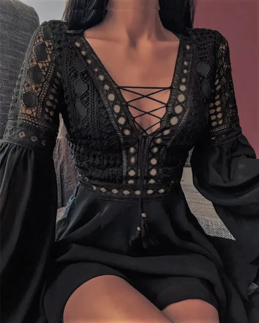 Robe courte à volants manches longues