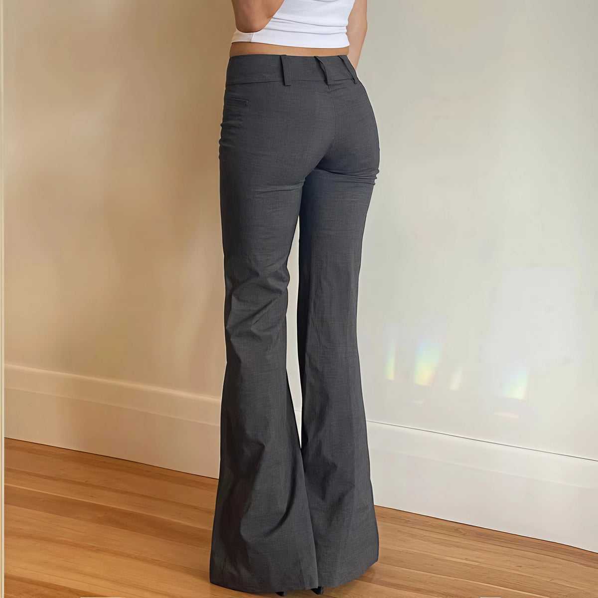 Pantalon évasé gris froncé