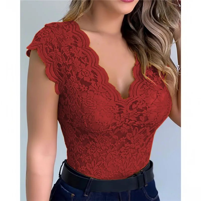 Débardeur en dentelle col V