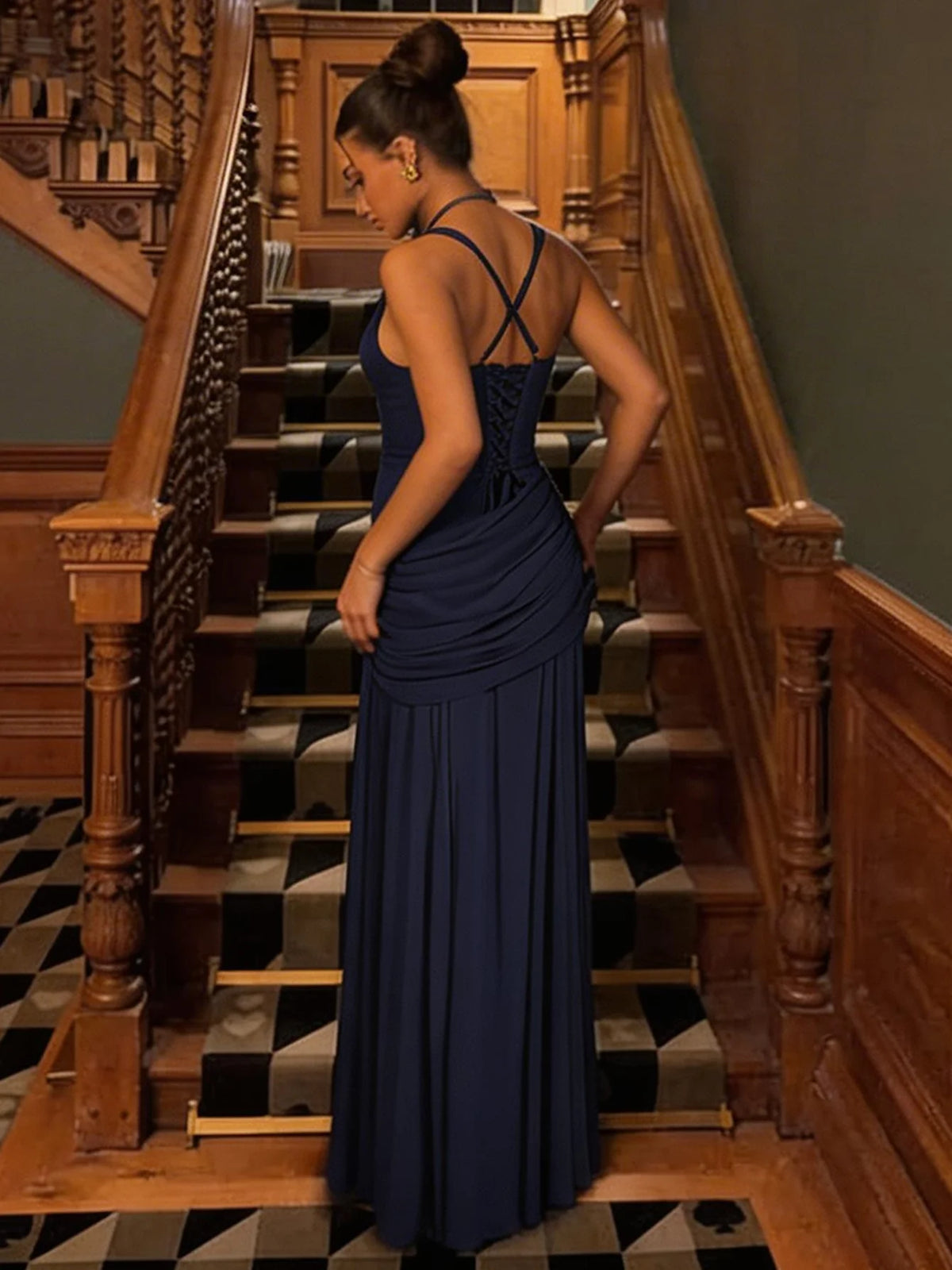 Robe longue froncée à col carré