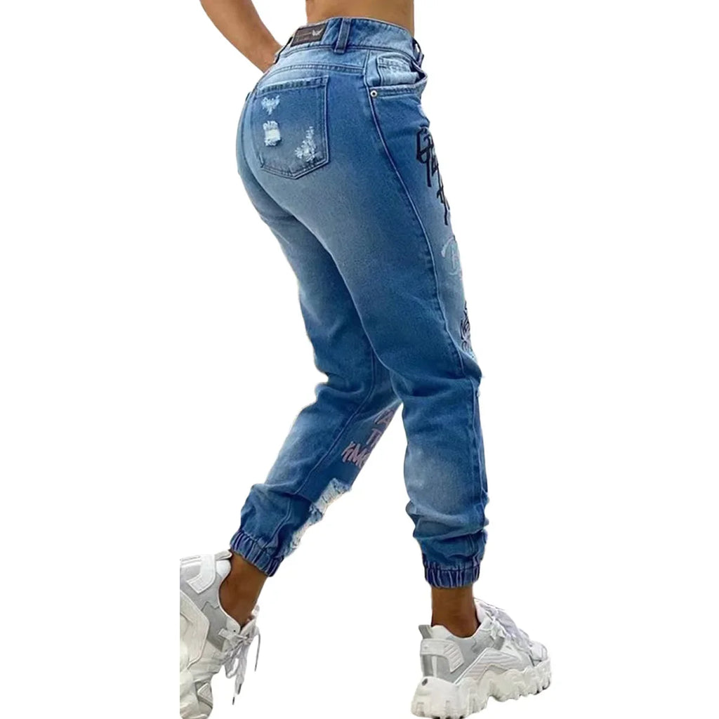 Jean bleu à appliqués