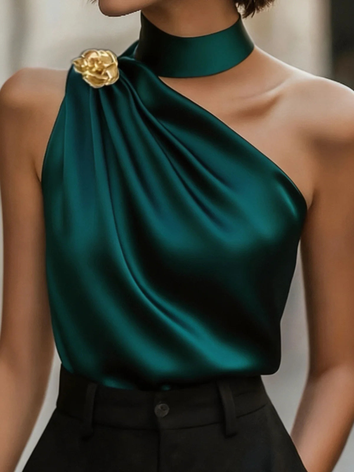 Top satiné asymétrique