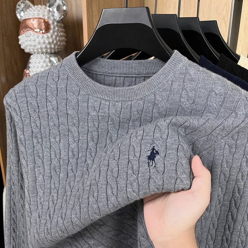 Pull brodé col rond