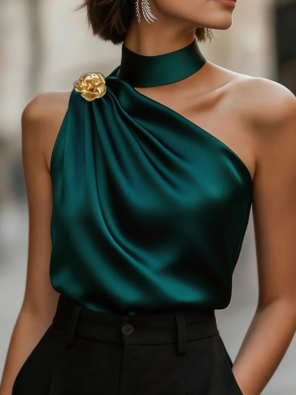 Top satiné asymétrique