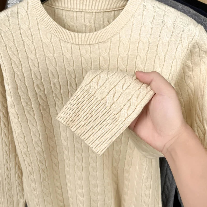 Pull brodé col rond