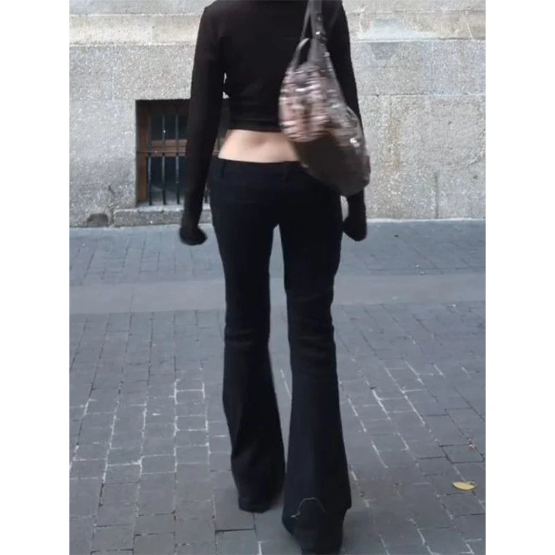 Jean noir évasé à rivets