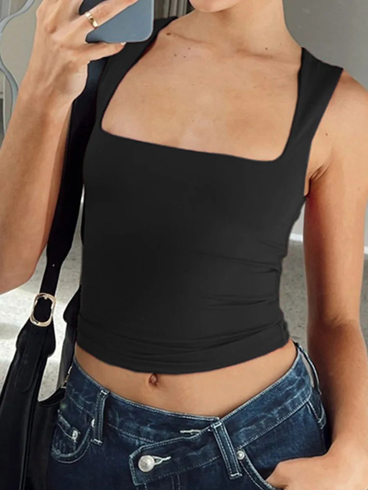 Crop top noir à col montant