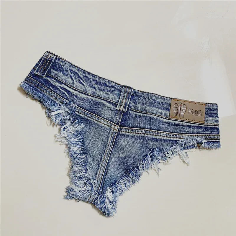 Mini-short denim effiloché