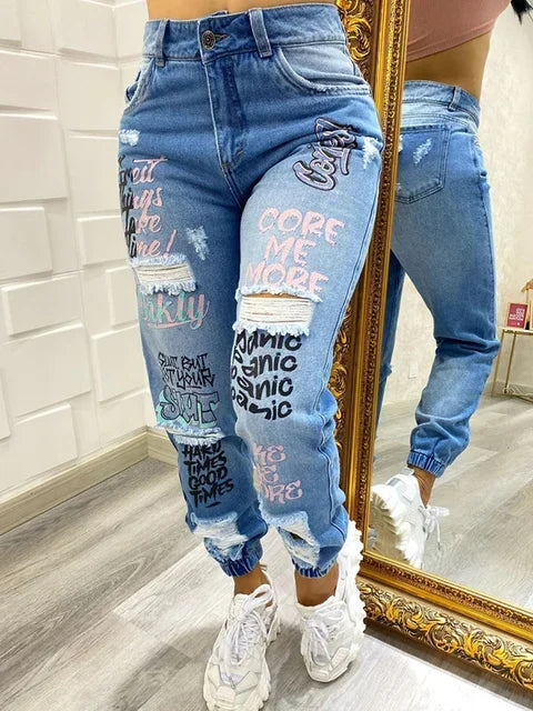 Jean bleu à appliqués